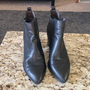 Black heeled booties Sz 8